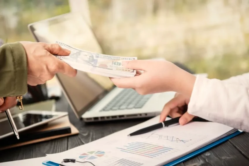 Poți avea mai multe credite simultan, fără limită generală
